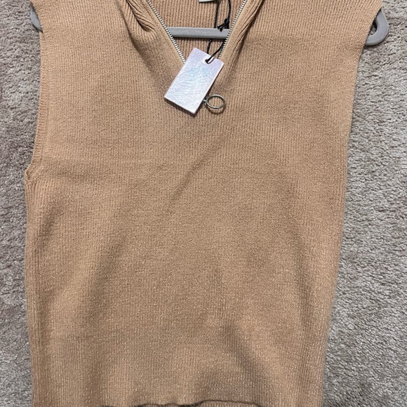 NWT Sincerely Jules Brown Sleeveless Sweater with zip-up front - Picture 3 of 5